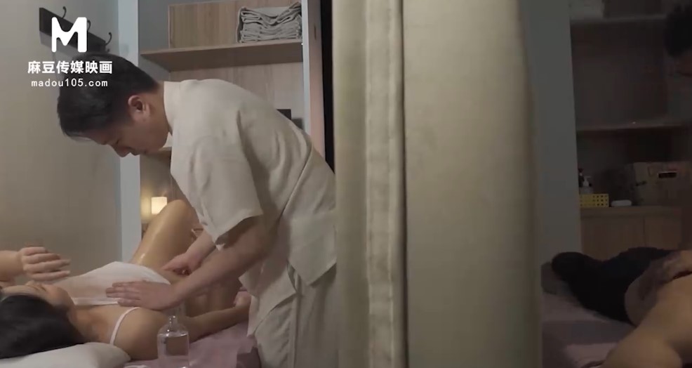 Đưa em người yêu đi massa bị anh KTV địt tét lồn